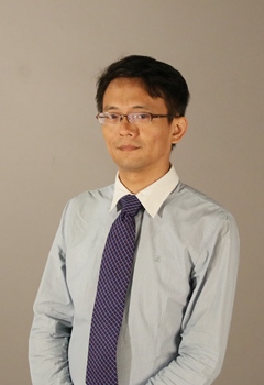 余泰毅教授照片