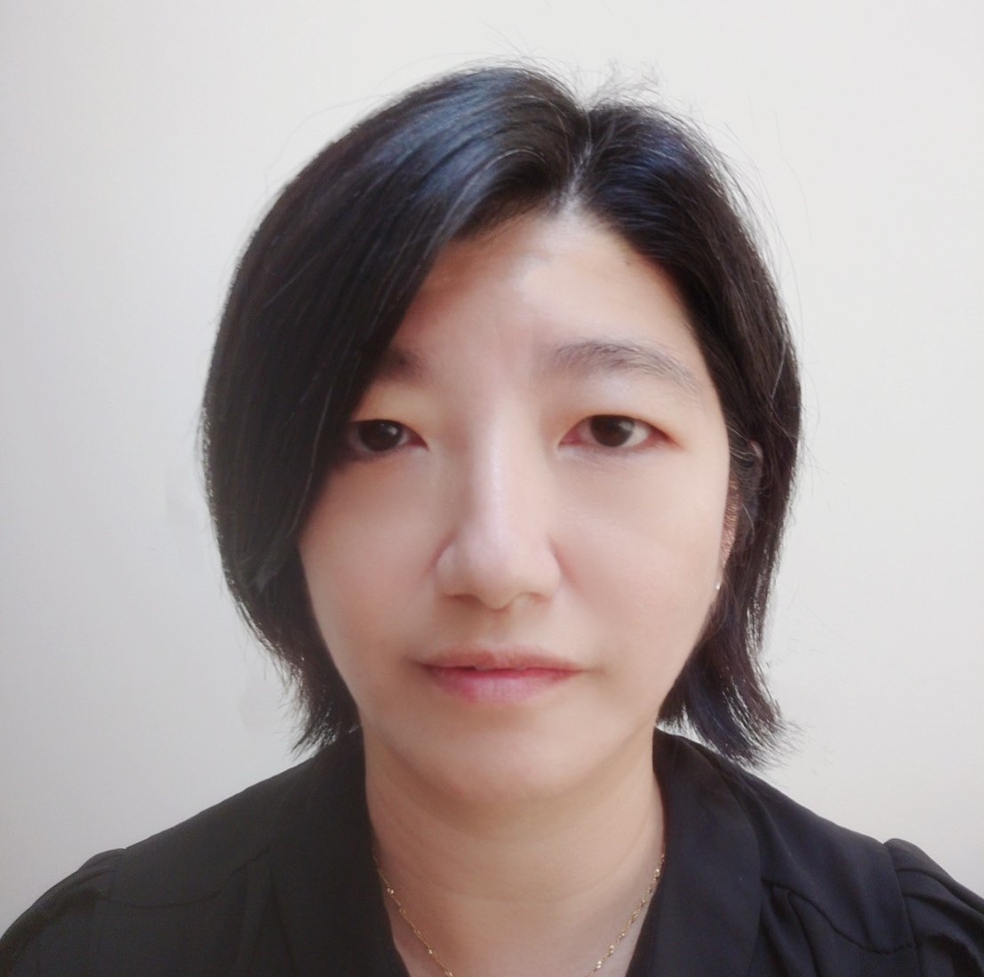 秦靜如副教授照片